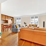 Quartier Arc De Triomphe 2 Bedroom With Netflix Apartment *