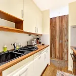Apartment Quartier Arc De Triomphe 2 Bedroom With Netflix Paris