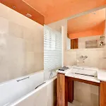 Quartier Arc De Triomphe 2 Bedroom With Netflix Apartment Paris