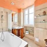 Quartier Arc De Triomphe 2 Bedroom With Netflix Apartment