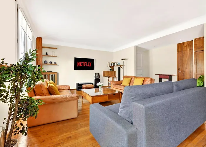 Quartier Arc De Triomphe 2 Bedroom With Netflix Paryż