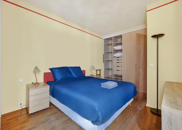 Quartier Arc De Triomphe 2 Bedroom With Netflix Paryż