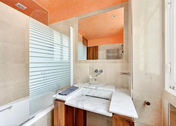 Quartier Arc De Triomphe 2 Bedroom With Netflix *